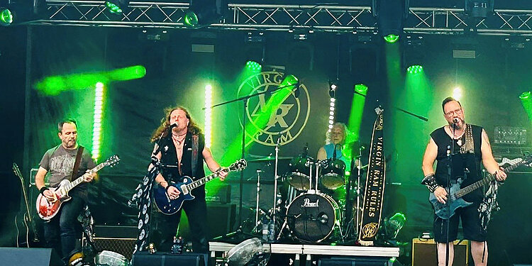 Bühne frei! In Birsfelden brachte Martin jazzige Riffs aufs Parkett.