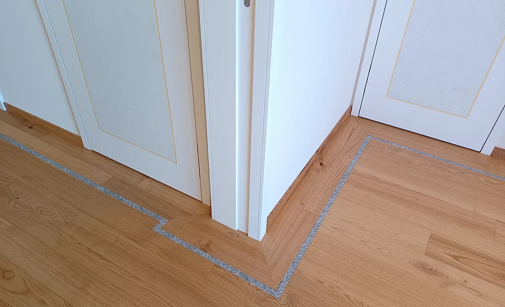 Un magnifique mariage entre le bois et la pierre du tessin.