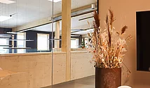 Sitzungzimmer mit aussicht ins Büro 