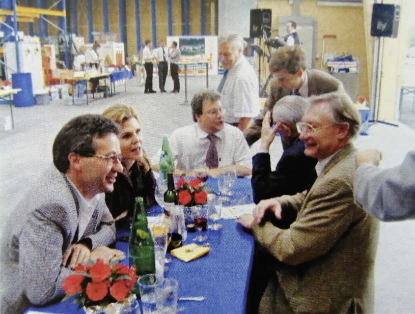 1999-kuratle-und-jaecker-fusionieren